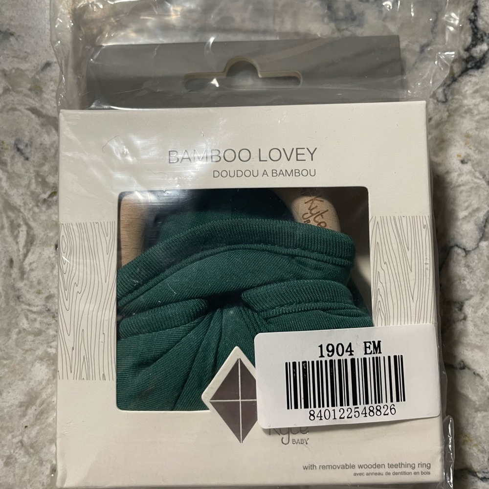 NWT Kyte Emerald Lovey